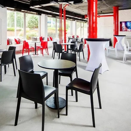 Hotell Orea Pyramida 4*