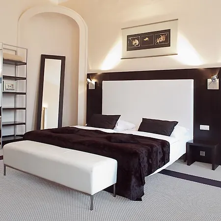 وريزدنس أولد تاون سكوير 5* براغ