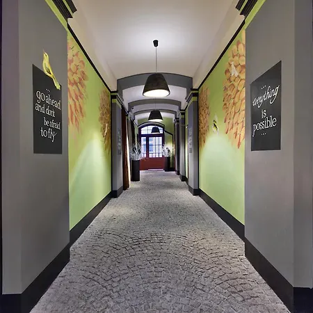 Aparthotel Oasis 4*