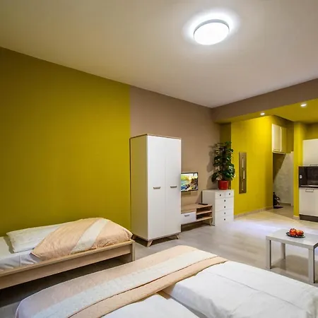 Executive Bright Apt. By Ruterra * Praga