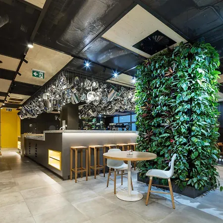 Отель Ibis Wenceslas Square 3*