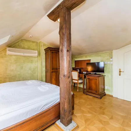 U Jezulatka Hotel 4*