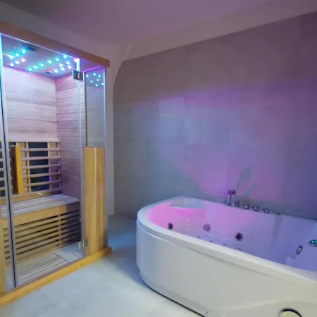 Adeba Hotel 3*
