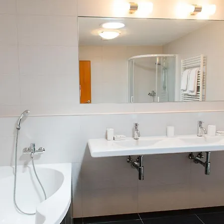 Adeba Hotel 3*