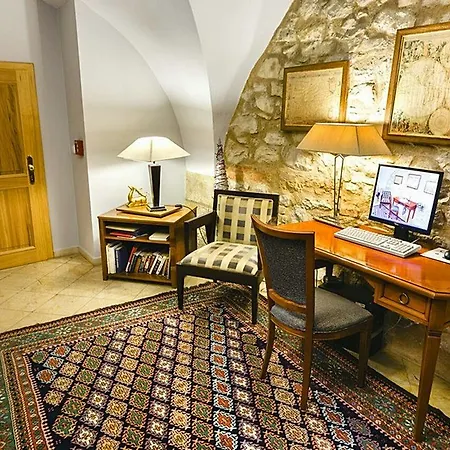 The Golden Wheel Hotel