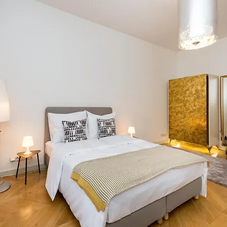 Empirent Design Apartment