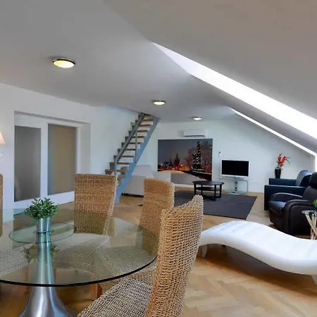 & Aparthotel