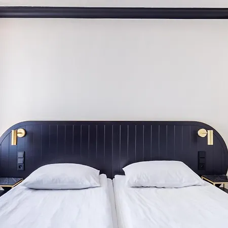 Hotell Vienna House By Wyndham Diplomat 4*