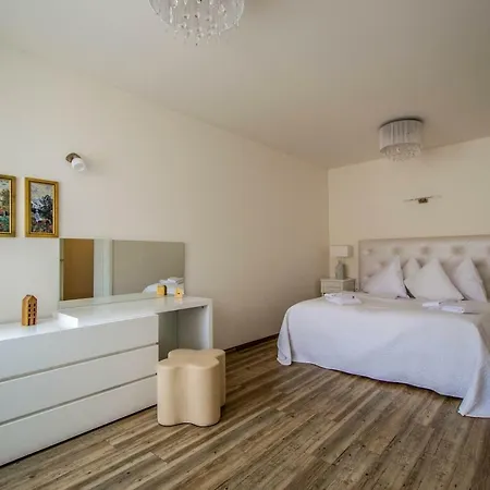 Apartamento Unique Charles Bridge 2bdr Apartment. Praga