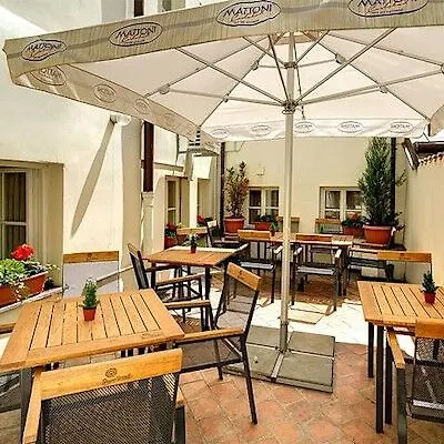 Red Lion Hotel Prague