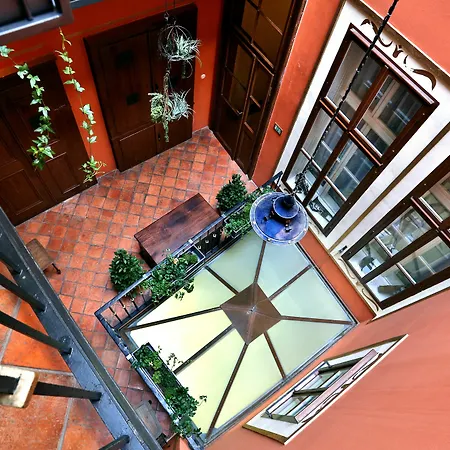 U Cerneho Orla Hotel