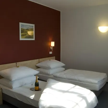 Hotel Chvalská Tvrz 3*