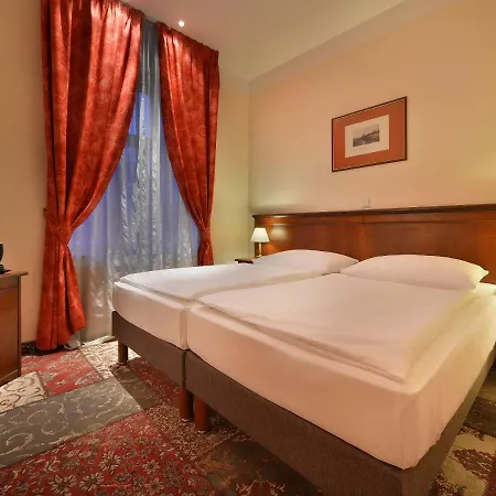 Hotel Ea Jeleni Dvur Castle