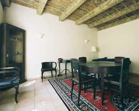 Mala Strana 1 *