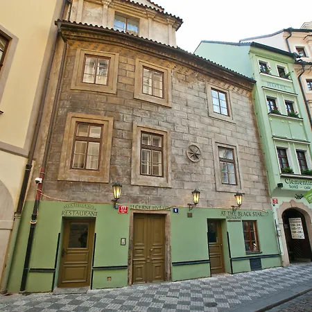 Black Star Hotel