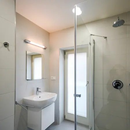 D22 Luxury Old Town Apartment *