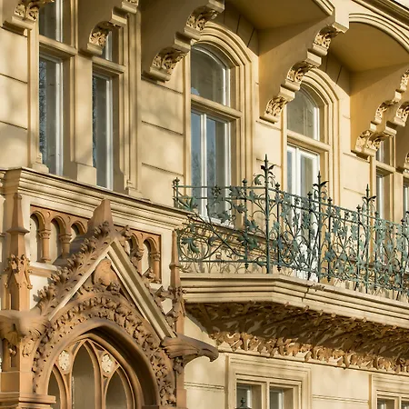 D22 Luxury Old Town