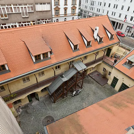 Oasis Aparthotel 4*
