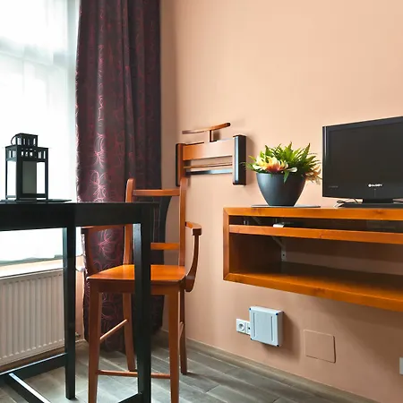 Oasis 4* Prague