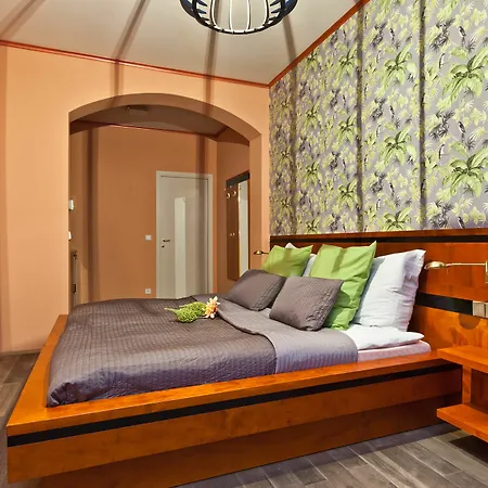 Oasis Aparthotel