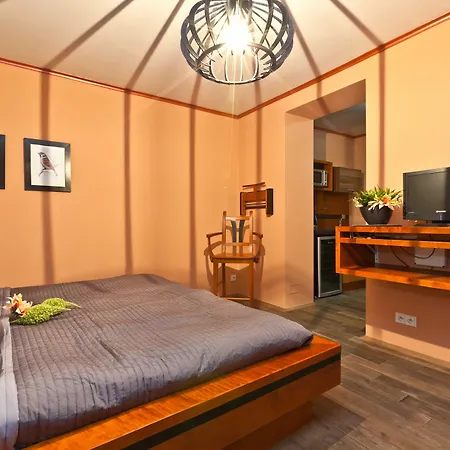 Oasis Aparthotel