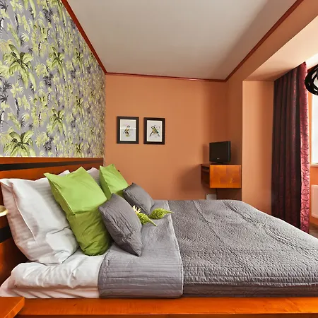 Oasis 4* Prague