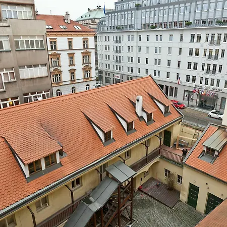 Oasis Aparthotel 4*