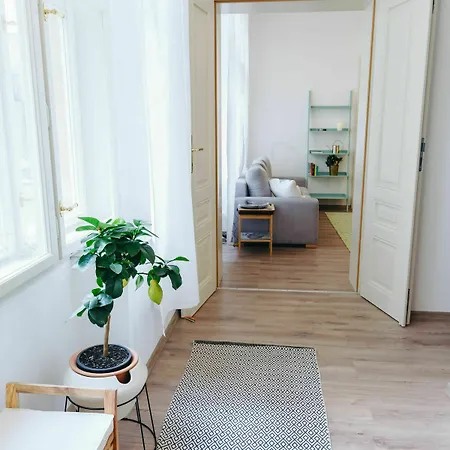 Chill Aparthotel