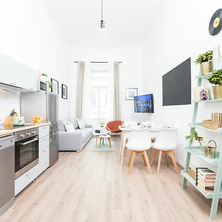 Chill Aparthotel