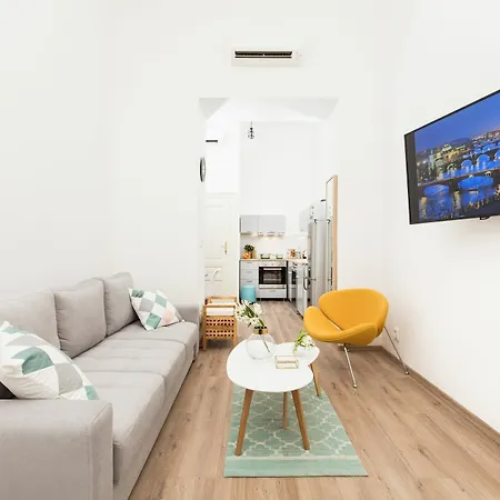 Chill Aparthotel