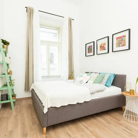 Chill Aparthotel