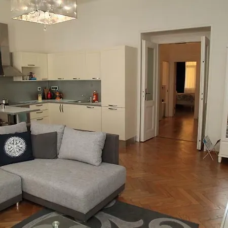 Fully Equipped Spacious * Prag