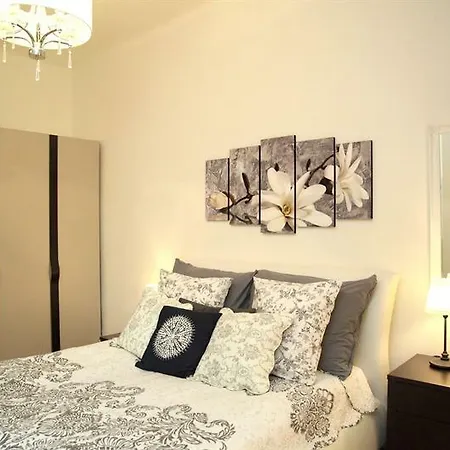 Apartment Fully Equipped Spacious Prag