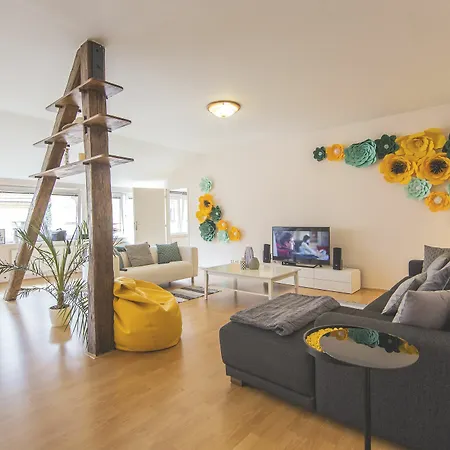 Apartment Good Time Duplex