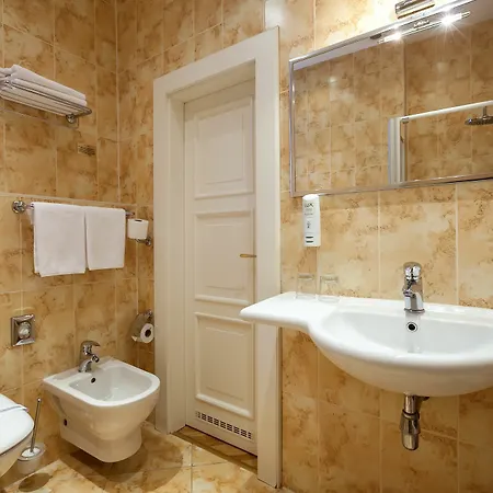 تاين يارد ريزيدنس 4*