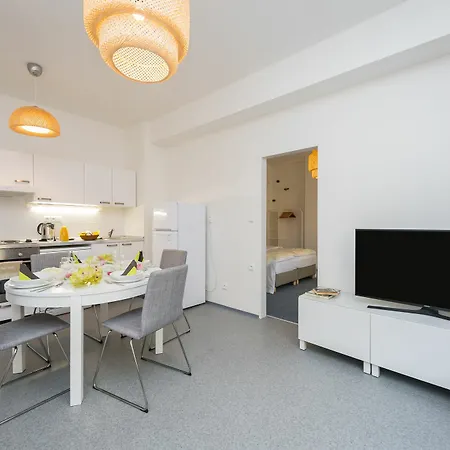 Empirent Petrin Park 4*