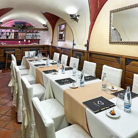 U Cerneho Orla Hotel