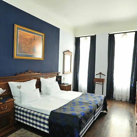 U Cerneho Orla Hotel 4*