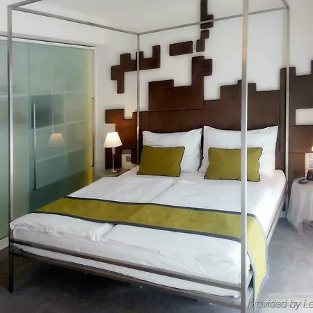 Pure White Hotel 4*