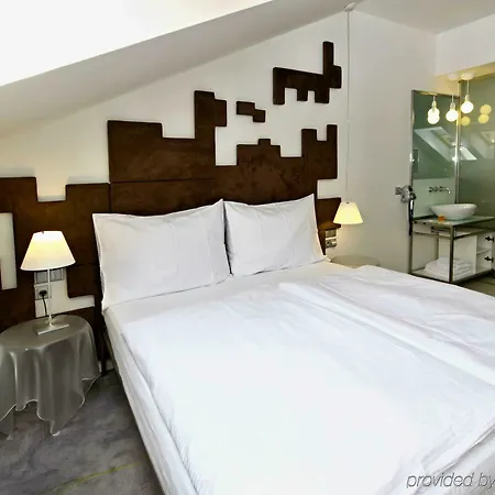 Pure White Hotel 4*
