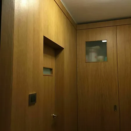Ostrovni Apartment *