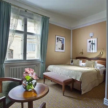 Paris Hotel