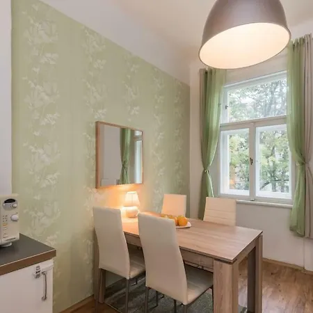 Apartment Outstanding In Center *