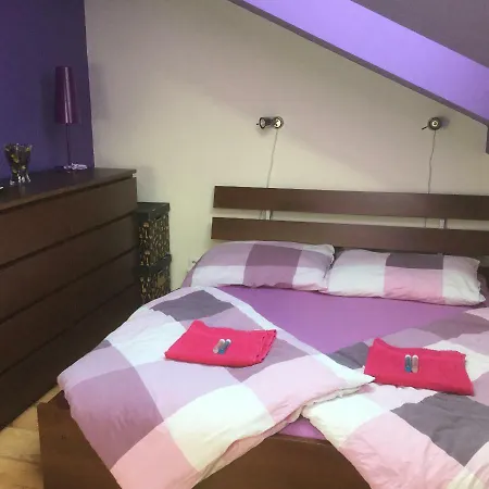 Apartment Sunny Two-story Kyje Prague