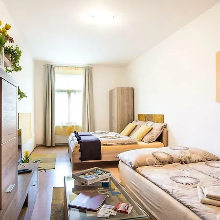 Apartment Cozy With Terrace Near Castle Prague