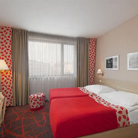 Iris Eden 4*