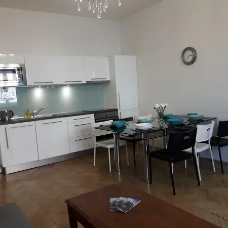 Old Town Spacious Apartment Prague