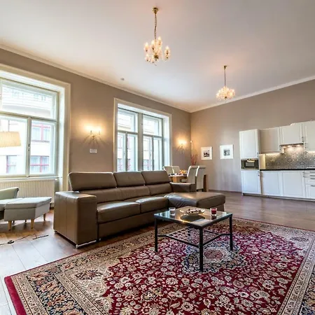 ✰downtown Grand - Old Town Location✰ Apartament