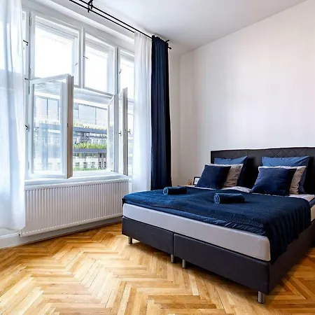 Avantguard Apartment *