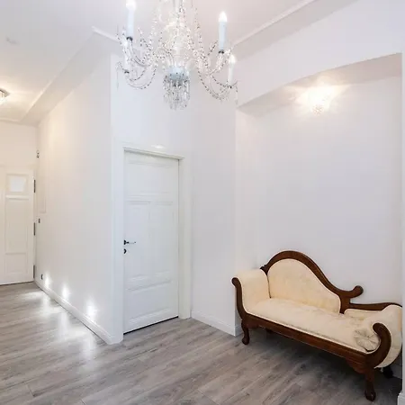 Wenceslas Square / Main Station - New Studio***** Πράγα
